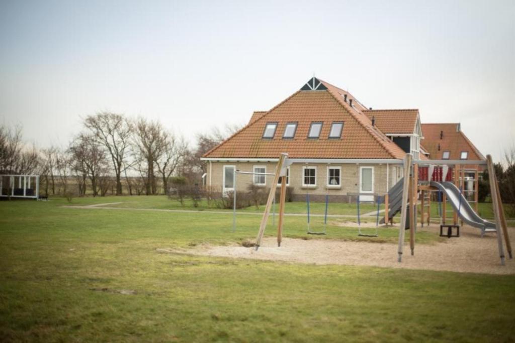 Weidevilla Xxxl Холум Екстериор снимка